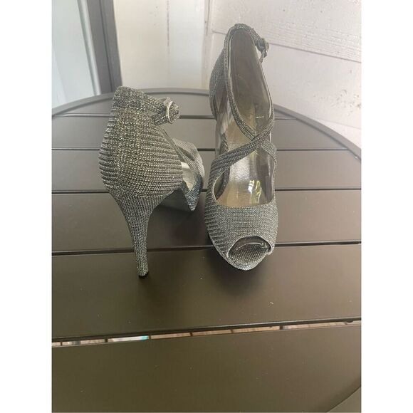Adrianna Pappel Adrianna Rosalie Pewter Lancelot Platinum Platform Heels Size 8. - Picture 12 of 14